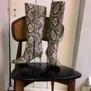 NWOT Nine West Quinton Snakeskin Leather Boots Sz 6